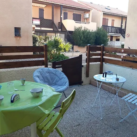 Apartment Port Leucate: T2 Rdc 4 Pers Proche Port Avec Terrasse, Parking Securise, Tv, Lave-linge, Plancha - Fr-1-798-3 *