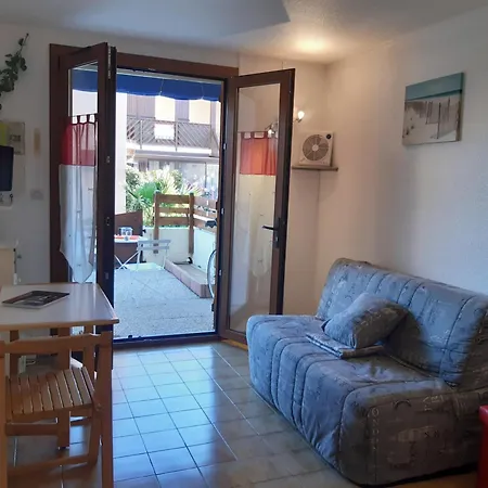 Apartment Port Leucate: T2 Rdc 4 Pers Proche Port Avec Terrasse, Parking Securise, Tv, Lave-linge, Plancha - Fr-1-798-3 Leucate