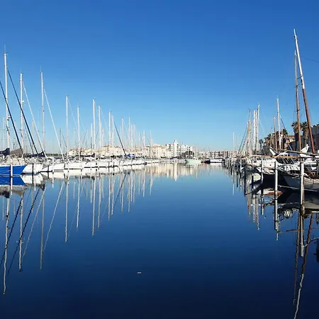 Port Leucate: T2 Rdc 4 Pers Proche Port Avec Terrasse, Parking Securise, Tv, Lave-linge, Plancha - Fr-1-798-3 Apartment *